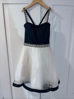 Black and White Tulle Party Dress with Embellished Waistband